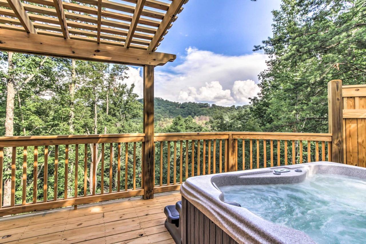 Private Sevierville Cabin With Mountain Views And Loft Bagian luar foto