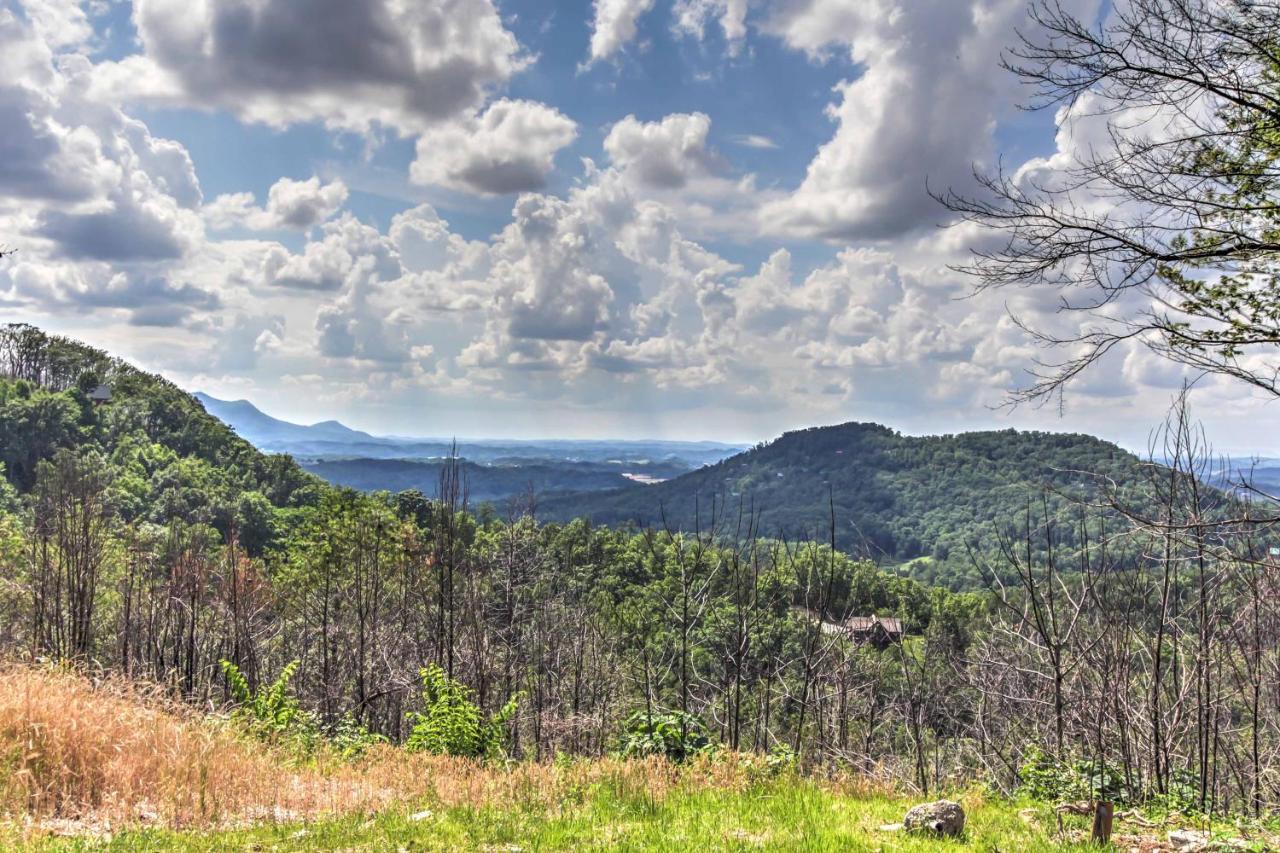Private Sevierville Cabin With Mountain Views And Loft Bagian luar foto