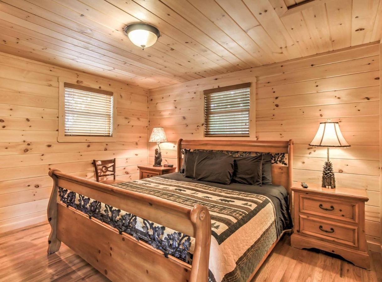 Private Sevierville Cabin With Mountain Views And Loft Bagian luar foto