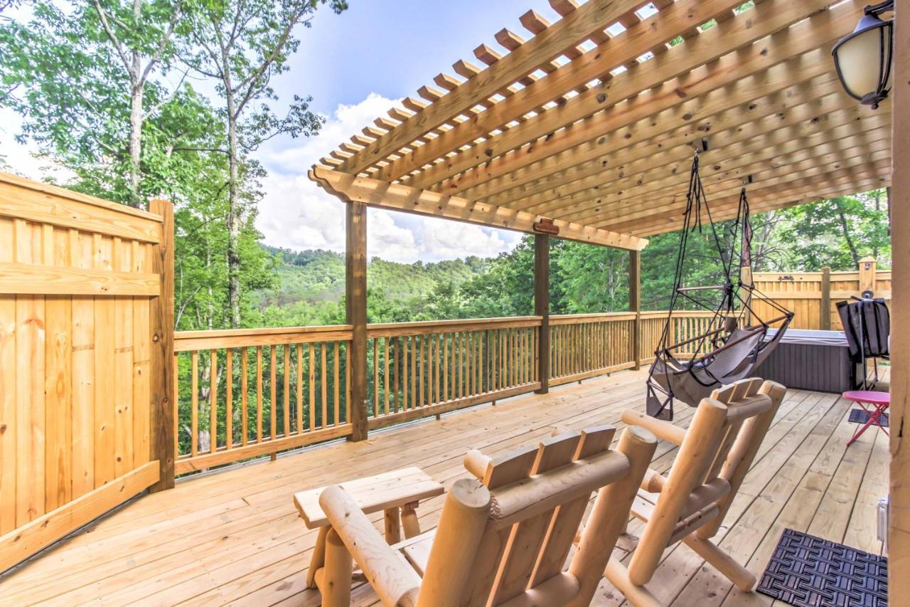 Private Sevierville Cabin With Mountain Views And Loft Bagian luar foto