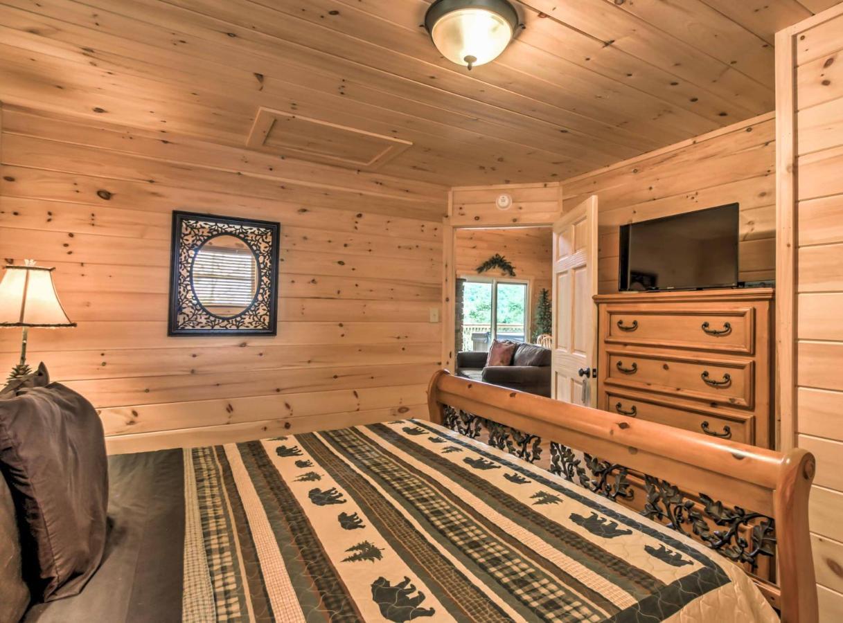 Private Sevierville Cabin With Mountain Views And Loft Bagian luar foto